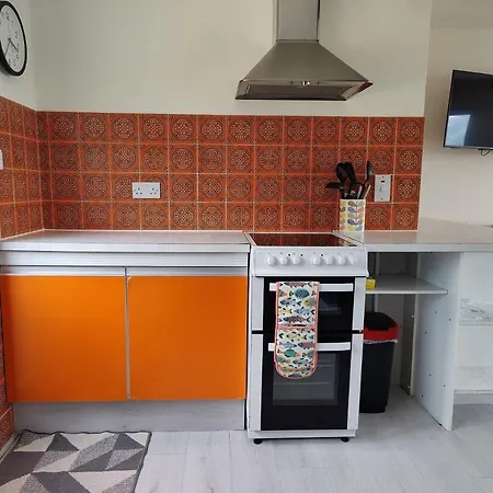 Crow's Nest - 3 - Self Catering Glandore