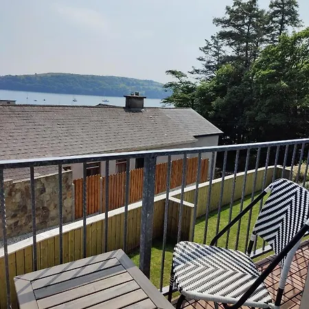 Crow's Nest - 3 - Self Catering Apartment
