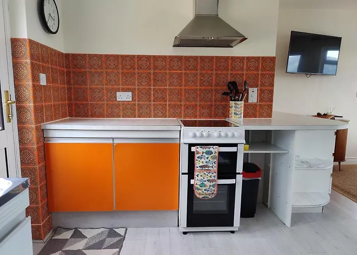 Crow's Nest - 3 - Self Catering Glandore