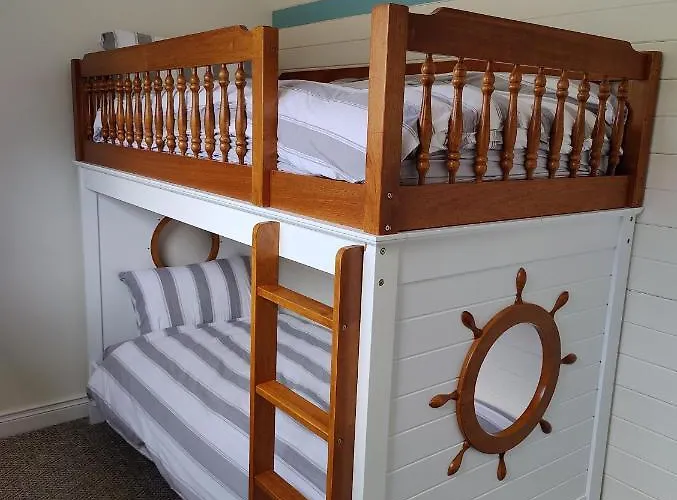 Crow's Nest - 3 - Self Catering Apartamento Glandore