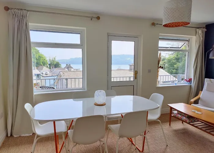 Crow's Nest - 3 - Self Catering Glandore