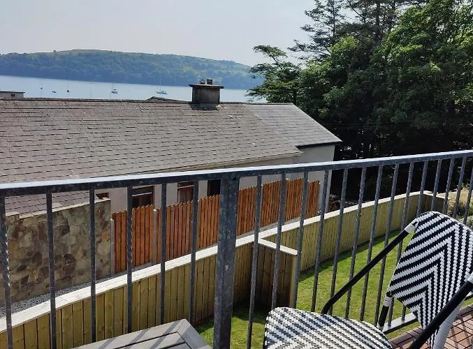 Crow's Nest - 3 - Self Catering Apartment